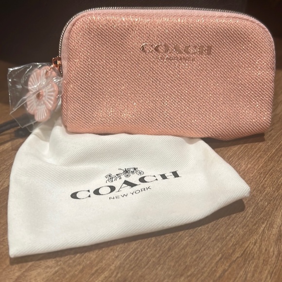 Coach coin purse with limited edition Coach Charm - Picture 2 of 6
